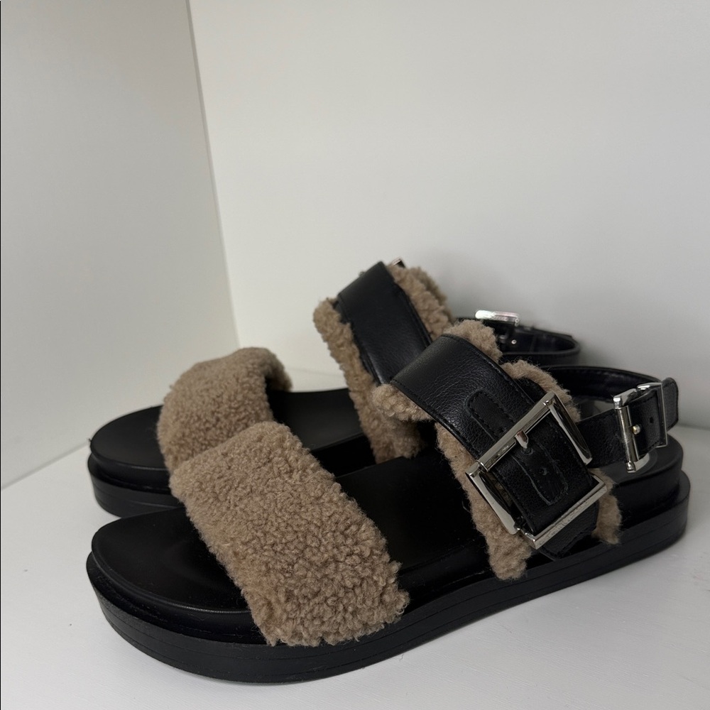 AEROSOLES Teddy Shearling Strap Sandals in‎ Taupe and Black